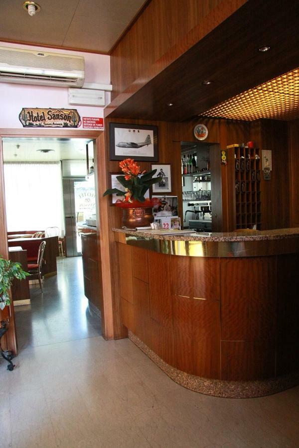Hotel Sanson วิตโตรีโอ เวเนโต ภายนอก รูปภาพ