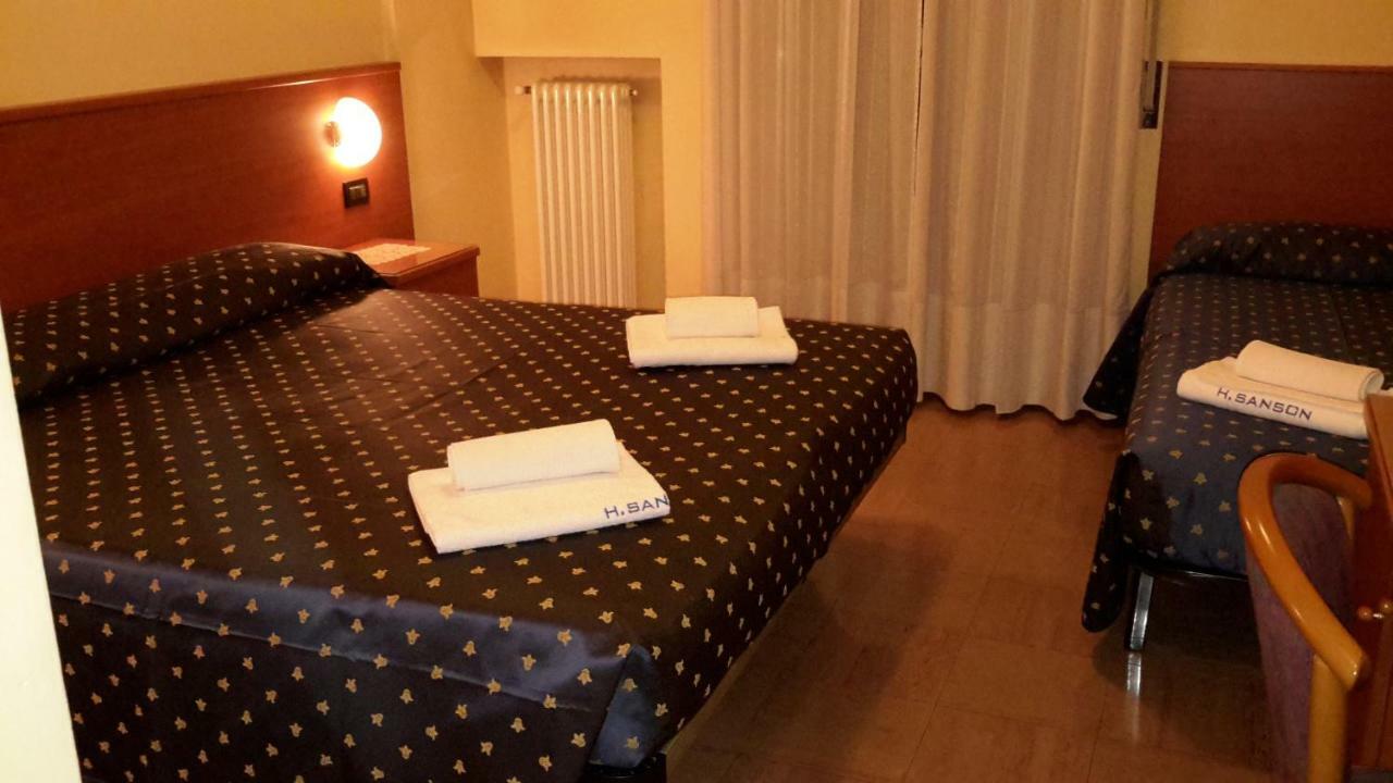 Hotel Sanson วิตโตรีโอ เวเนโต ภายนอก รูปภาพ
